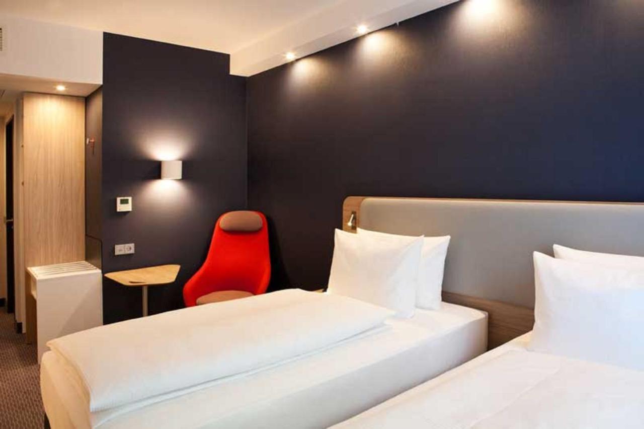 Holiday Inn Express Fuerth By Ihg מראה חיצוני תמונה