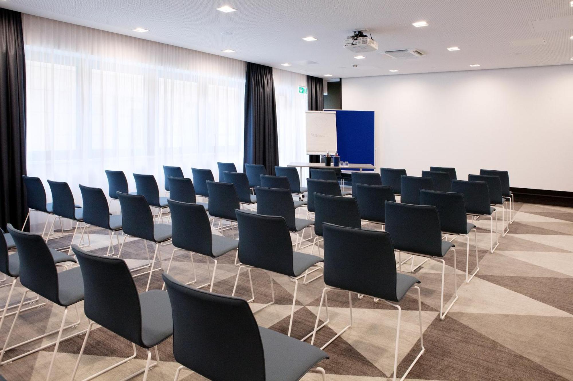 Holiday Inn Express Fuerth By Ihg מראה חיצוני תמונה